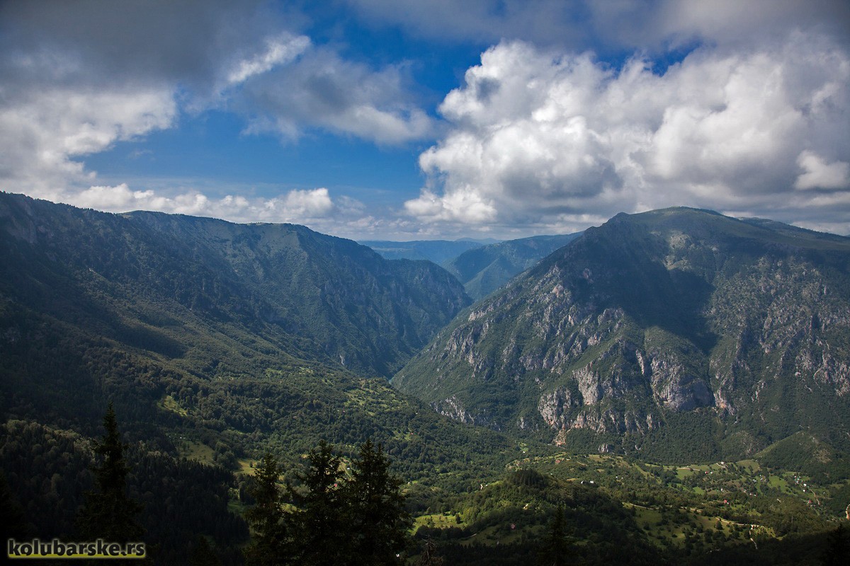 Pogled na na kanjon Tare i selo Tepca sa Ćurevca