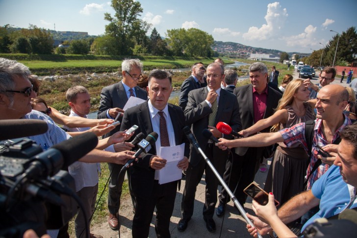 Gvozdenović se obraća novinarima