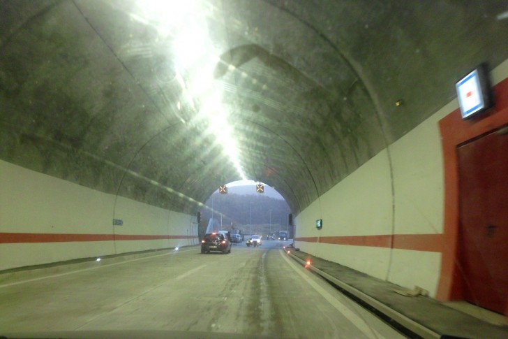 Kroz  tunel Šarani