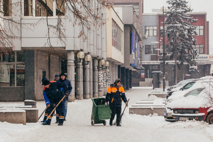 Radnici Vidraka čiste sneg