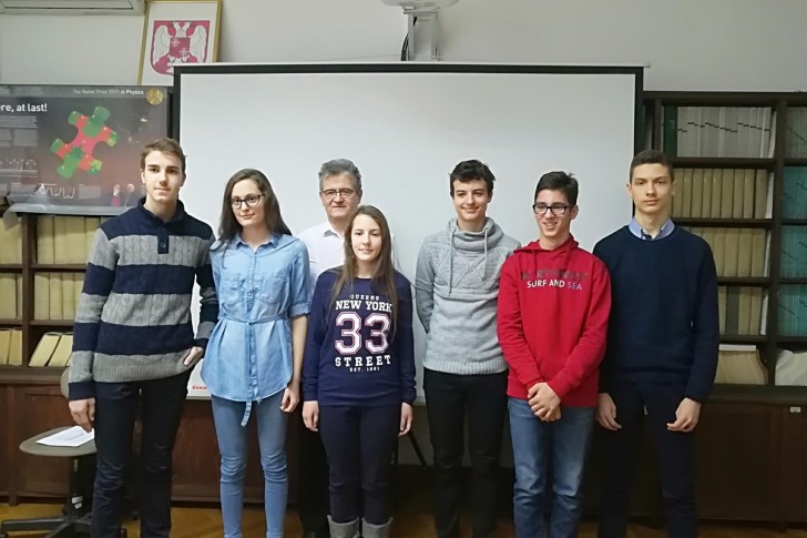Tim Srbije sa profesorom Mićom Mirkovićem