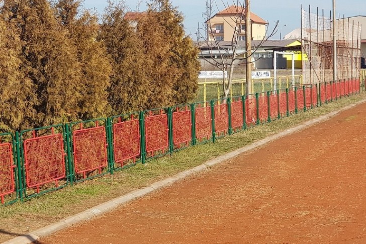 Obnovljena ograda na atletskoj stazi