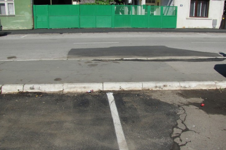 Zakrpljen parking i zakrpljena Hajduk Veljkova ulica