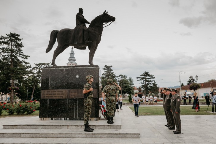 Polaganje venaca na spomenik vojvodi Mišiću