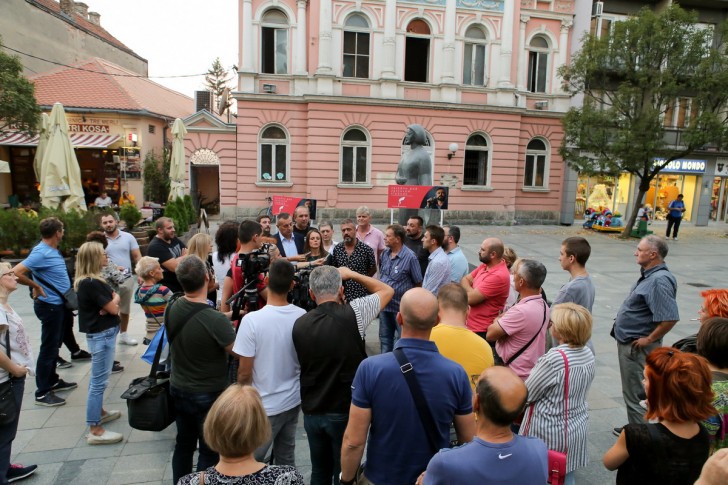 Sergej Trifunović sa građanima i novinarima