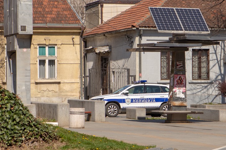 Policija patrolira ulicama Valjeva