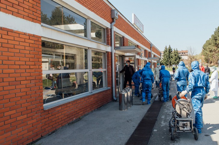 Ruski vojnici dezinfikuju valjevsku bolnicu