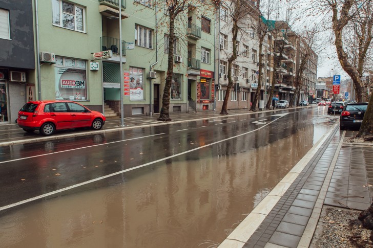 Ulica Vuka Karadžića (problem sa oticanjem vode)
