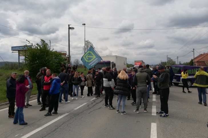 Blokada puta u Lukavcu