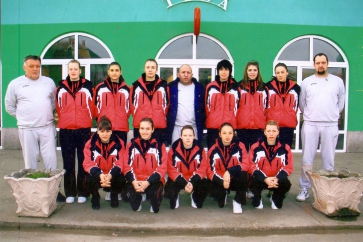 Ženska ekipa 2008. godine