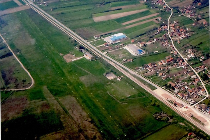 Aerodrom u Divcima, snimak iz aviona