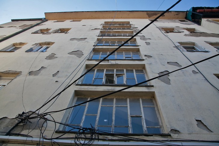 Fasada na zgradi na Trgu vojvode Mišića