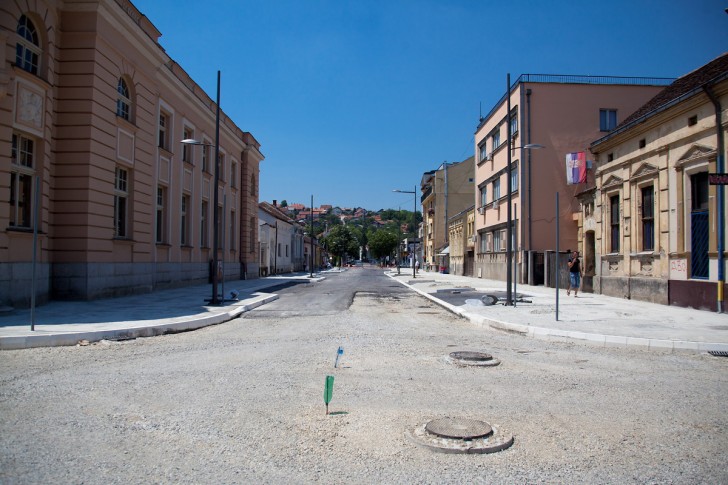 Prvi sloj asfalta u gornjem delu Karađorđeve