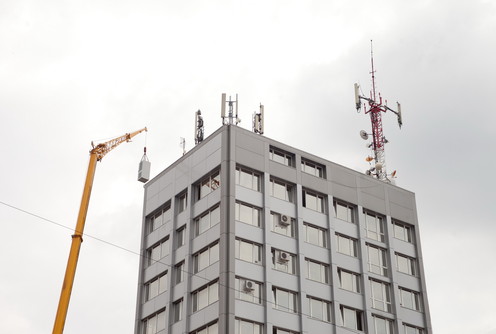 Postavljanje bazne stanice (foto: Đorđe Đoković)