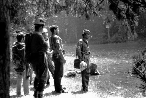 Kraj Zminjeg jezera na Durmitoru, jul '69. (Manda prvi s desna) (foto: Boško Đoković)