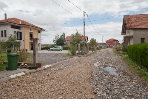 Uništen put nakon jučerašnje kiše (foto: Đorđe Đoković)