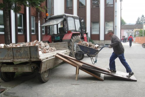 Radovi u hali (foto: Kolubarske.rs)