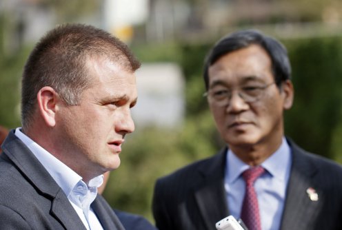 Državni sekretar Atila Juhas i ambasador Japana&nbsp;Masafumi Kuroki (foto: )