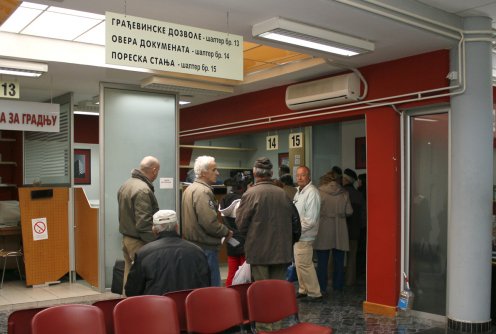 Red ispred šaltera (foto: Đorđe Đoković)