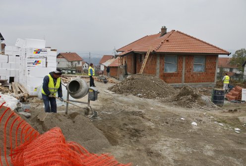 Izgradnja novih kuća (foto: Đorđe Đoković)