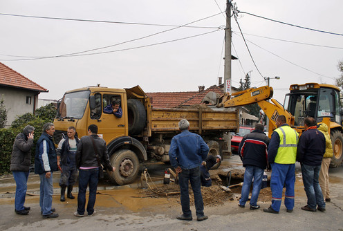 Ekipa Vodovoda na terenu (ilustracija) (foto: Đorđe Đoković)