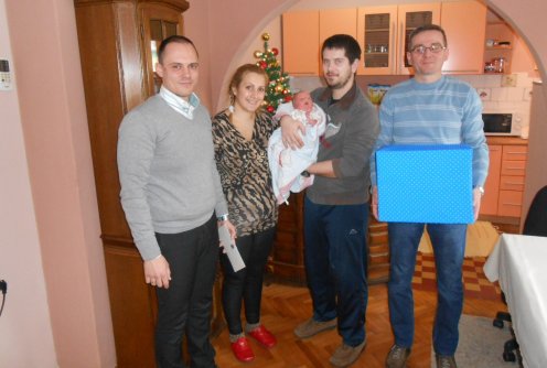 Poklon za bebu Vojina (foto: www.valjevo.rs)