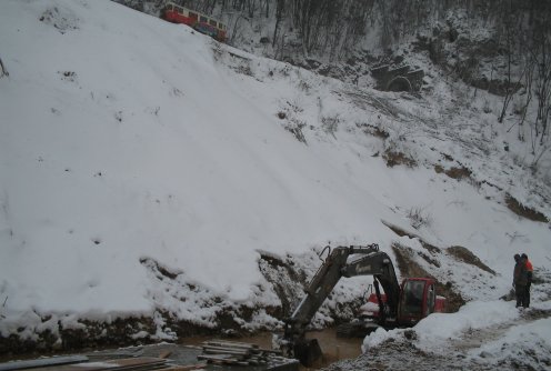 Klizište (km 88) kod Lastre (foto: www.zeleznicesrbije.com)