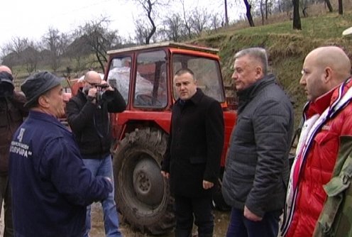 Velimir Ilić posetio selo Brančić (foto: www.gzs.rs)
