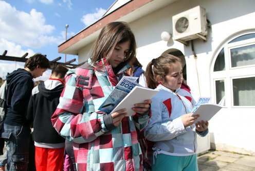 Đaci u poseti fabrici vode na Pećini (foto: Đorđe Đokković)