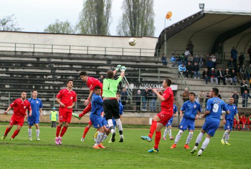 Intervencija golmana gostiju (foto: Đorđe Đoković)