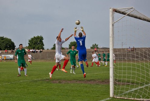 Odbrana golmana FK Loznica (foto: Đorđe Đoković)