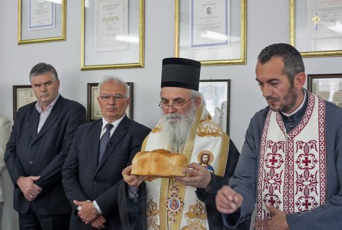 Lomljenje slavskog kolača (foto: Đorđe Đoković)