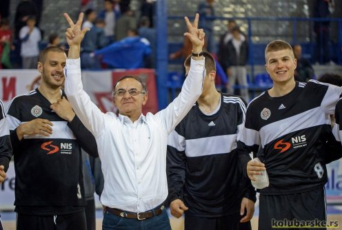 Boško Đukanović i košarkaši Partizana u Valjevu (foto: Đorđe Đoković)