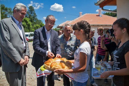 Dobrodošlica uz pogaču i so (foto: Đorđe Đoković)