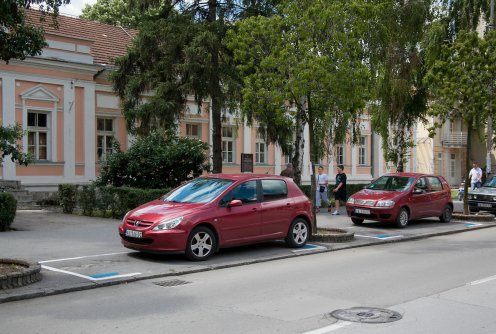 Parking mesta u Karađorđevoj, ispred Medicinske (foto: Đorđe Đoković)