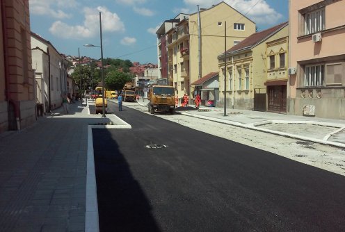 Asfaltiranje Karađorđeve ulice (foto: Kolubarske.rs)