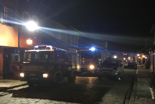 Vatrogasci u akciji (foto: Mateja Manojlović)
