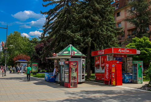 Frižideri i reklame kod Limenke (foto: Đorđe Đoković)