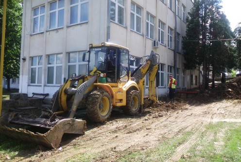 Radovi na školi u Ljigu (foto: Mira Kojić)