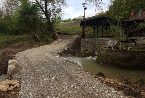 Divlji put pored vodenice (foto: Kolubarske.rs)