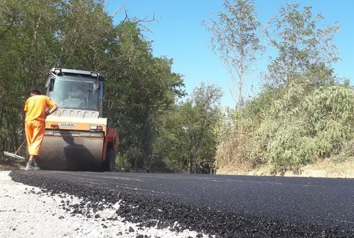 Asfalt u Tvrdojevcu (foto: Dragan Belajac Džagi)