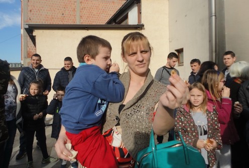 Biljana Nikolić sa sinom Srećkom (foto: Dragana Nedeljković)