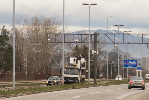 Postavljanje kamera na duplim trakama (foto: Đorđe Đoković)