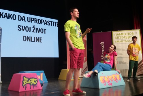 Predstava Kako da najlakše upropastite svoj život onlajn (foto: Dragana Nedeljković)