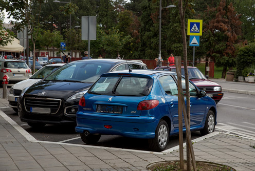 Automobil bez registracije (ilustracija) (foto: Đorđe Đoković)