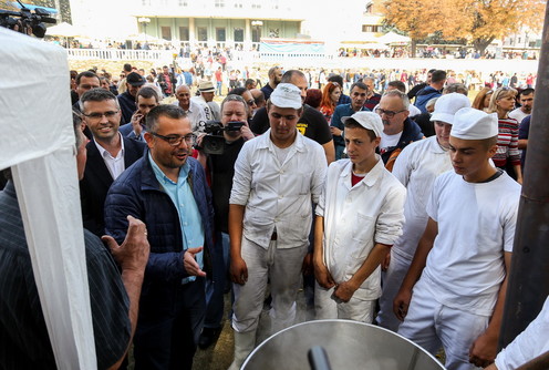 Ministar Branislav Nedimović na čvarkijadi (foto: Đorđe Đoković)