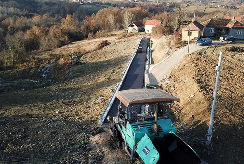 Klizišta u selu Komanice (foto: Željko Marković)