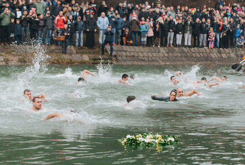 Plivanje za Časni krst (2019.) (foto: Đorđe Đoković)