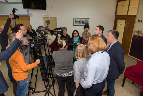 Izjave za medije Ružić i Gvozdenović (foto: Đorđe Đoković)