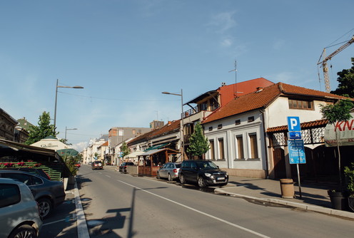 Bašte u Karađorđevoj ulici (ilustracija) (foto: Đorđe Đoković)
